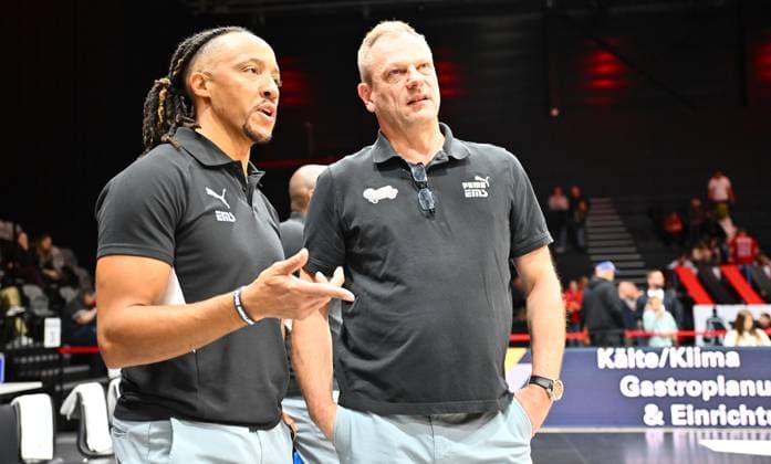 18 10 2025 Basketball Season 2025 2026 2 Bundesliga Pro A 04 Matchday Nuremberg Falcons Basketball Club NBC Phoenix Hagen xwoxzix Tim Timothy James Black Assistant Coach Nuremberg Falcons BC NBC Ralph Junge Coach Headcoach Nuremberg Falcons BC NBC