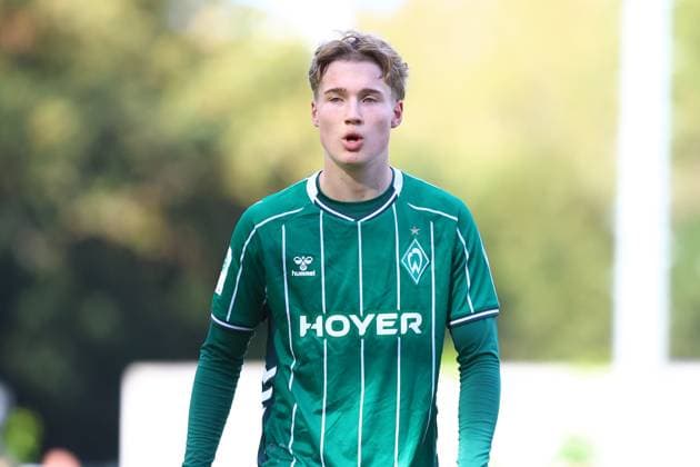 17 Avid Krogmann SV Werder Bremen U19 Football I Juniors I U19 DFB Youth League Preliminary Round Group A I Season 2025 2026 I 8 Matchday I Hamburger SV U19 SV Werder Bremen U19 I 18 10 2025 I Training ground Volksparkstadion