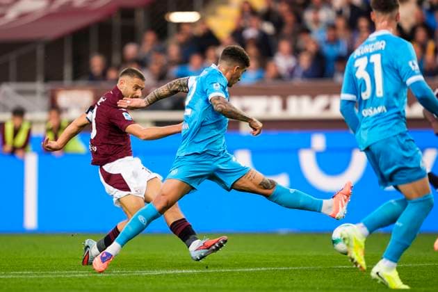 TorinoÕs Nikola Vlasic during the Serie A soccer match between Torino Fc and Napoli at the Stadio Olimpico Grande Torino in Turin, north west Italy - October 18, 2025. - Soccer  Copyright: xFabioxFerrari LaPressex
