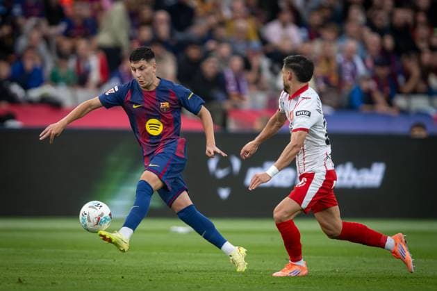 Roony Bardghji FC Barcelona controls the ball during a La Liga EA Sports match between FC Barcelona and Girona FC at Estadi Olimpic Lluis Companys in Barcelona, , Spain, on October 18 2025 Photo by Felipe Mondino Copyright: x@FELIPExMONDINOx