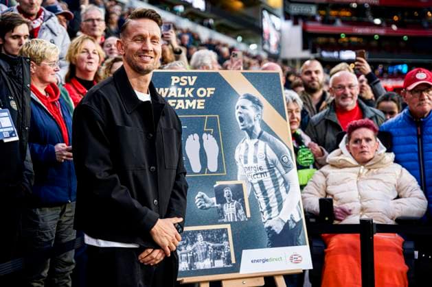 Luuk de Jong receives a tile on the Walk of Fame at PSV Eindhoven PSV Eindhoven v Go Ahead Eagles, Eredivisie, PSV v Go Ahead Eagles, Philips Stadion, October 18, 2025, Eindhoven, Netherlands.