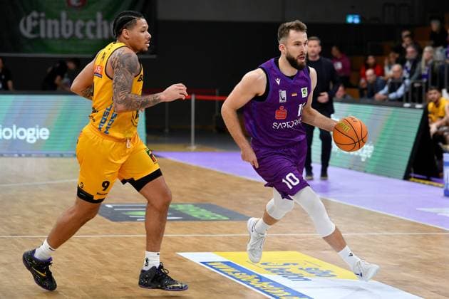 BG Göttingen Kirchheim Knights Hendrik Drescher 10, GOT in the BARMER 2 Basketball Bundesliga ProA match between BG Göttingen and the Kirchheim Knights at the Sparkassen Arena, 18 10 2025, Göttingen, Germany Photo Swen Pförtner Göttingen Lower Saxony Germany