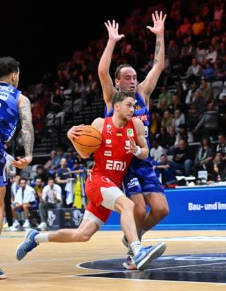 18 10 2025 Basketball Season 2025 2026 2 Bundesliga Pro A 04 Matchday Nuremberg Falcons Basketball Club NBC Phoenix Hagen xwoxzix Vincent John Friederici 30, Nuremberg Falcons BC NBC Devin Lawrence Schmidt 8, Phoenix Hagen