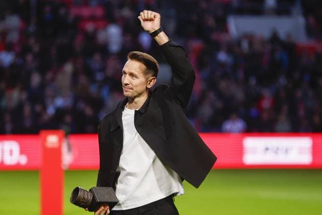 EINDHOVEN , 18-10-2025 , Philips Stadium , season 2025 2026 , Dutch Eredivisie football . match between PSV and Go Ahead Eagles, Picture shows Luuk de Jong farewell PSV - Go Ahead Eagles  x31562555x Copyright: