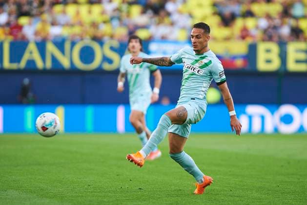 Antony (Real Betis) during the LaLiga EA Sports match between Villarreal CF and Real Betis at Estadio de la Ceramica on October 18, 2025 in Villarreal, Spain. (Photo by Maria Jose Segovia DeFodi Images) Antony Real Betis during the LaLiga EA Sports match between Villarreal CF and Real Betis at Estadio de la Ceramica on October 18, 2025 in Villarreal, Spain Photo by Maria Jose Segovia DeFodi Images