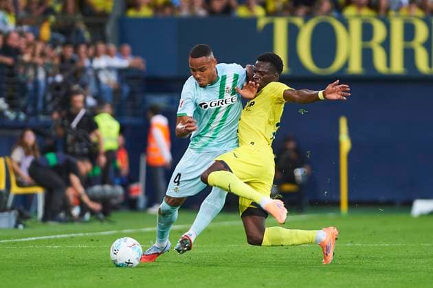 Natan (Real Betis) and Tani Oluwaseyi (Villarreal CF) during the LaLiga EA Sports match between Villarreal CF and Real Betis at Estadio de la Ceramica on October 18, 2025 in Villarreal, Spain. (Photo by Maria Jose Segovia DeFodi Images) Natan Real Betis and Tani Oluwaseyi Villarreal CF during the LaLiga EA Sports match between Villarreal CF and Real Betis at Estadio de la Ceramica on October 18, 2025 in Villarreal, Spain Photo by Maria Jose Segovia DeFodi Images