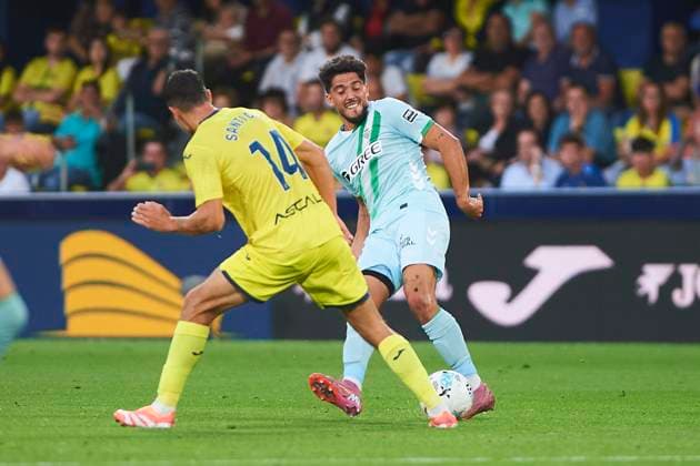 Pablo Fornals (Real Betis) during the LaLiga EA Sports match between Villarreal CF and Real Betis at Estadio de la Ceramica on October 18, 2025 in Villarreal, Spain. (Photo by Maria Jose Segovia DeFodi Images) Pablo Fornals Real Betis during the LaLiga EA Sports match between Villarreal CF and Real Betis at Estadio de la Ceramica on October 18, 2025 in Villarreal, Spain Photo by Maria Jose Segovia DeFodi Images