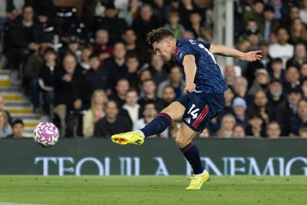 Viktor Gyokeres of Arsenal has a shot on target in first half during the Premier League match between Fulham and Arsenal at Craven Cottage on October 18, 2025 in London, England. (Photo by Pedro Soares SPP) Copyright: xPedroxSoaresx xSPPx Sportspressphoto_SPR44072