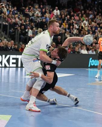 18 10 2025 Handball 1 Bundesliga DAIKIN HBL Season 2025 2026 09 Matchday HC Erlangen Metropolregion Nürnberg HCE HSG Wetzlar DaMa xdaxmax Nikola Grahovac 2, HSG Wetzlar Florian Scheerer 10, HC Erlangen HCE