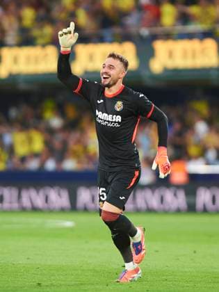 Arnau Tenas (Villarreal CF) celebrates after scoring his team?s first goal during the LaLiga EA Sports match between Villarreal CF and Real Betis at Estadio de la Ceramica on October 18, 2025 in Villarreal, Spain. (Photo by Maria Jose Segovia DeFodi Images) Arnau Tenas Villarreal CF celebrates after scoring his team?s first goal during the LaLiga EA Sports match between Villarreal CF and Real Betis at Estadio de la Ceramica on October 18, 2025 in Villarreal, Spain Photo by Maria Jose Segovia DeFodi Images