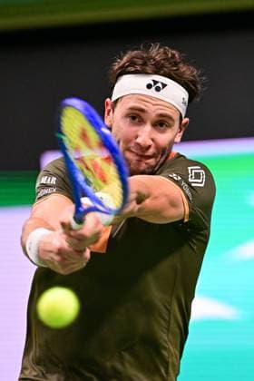Norway s Casper Ruud against Canada s Denis Shapovalov in the semifinals of the BNP Paribas Nordic Open tennis tournament at the Royal Swedish Tennis Hall in Stockholm, Sweden, Saturday, Oct 18, 2025 STOCKHOLM SWEDEN x10658x  Copyright: xMagnusxLejhall TTx TENNIS NORDIC OPEN