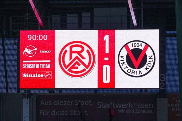 18 10 2025, xydrx, Football, 3 Liga, Rot Weiss Essen FC Viktoria Köln, Season 2025 2026, Stadion an der Hafenstraße Rot Weiss Essen wins 1 0 against FC Viktoria Köln DFB regulations prohibit any use of photographs as image sequences and or quasi video Nordrhein Westfahlen Germany