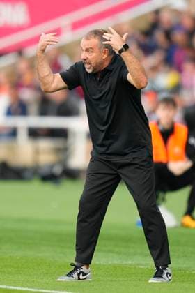 FC Barcelona, Barca v Girona FC - LaLiga EA Sports Hansi Flick head coach of Barcelona protest to referee and is shown a red card during the La Liga EA Sports match between FC Barcelona and Girona FC at Estadi Olimpic Lluis Companys on October 18, 2025 in Barcelona, Spain. Barcelona Spain  Copyright: xJosexBretonx originalFilename:bretonhernandez-fcbarcel251018_npGqC.jpg