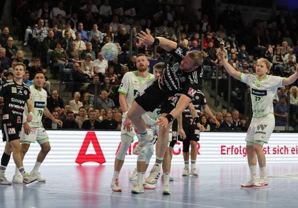 18 10 2025 Handball 1 Bundesliga DAIKIN HBL Season 2025 2026 09 Matchday HC Erlangen Metropolregion Nürnberg HCE HSG Wetzlar DaMa xdaxmax Maciej Gebala 77, HC Erlangen HCE