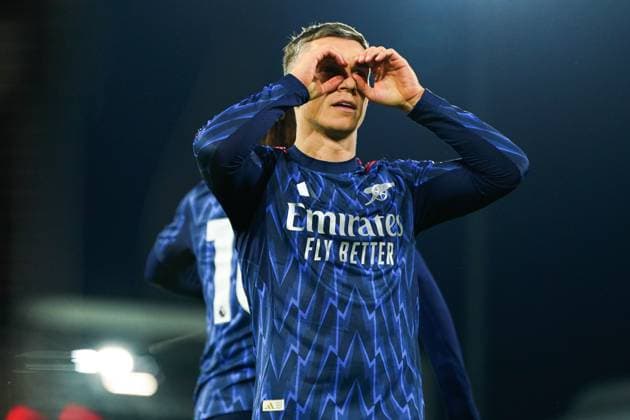 Premier League Fulham v Arsenal Leandro Trossard of Arsenal celebrates goal to make it 0-1 during the Premier League match Fulham vs Arsenal at Craven Cottage, London, United Kingdom, 18th October 2025 (Photo by Harvey Murphy News Images) Copyright: xHarveyxMurphy NewsxImagesx