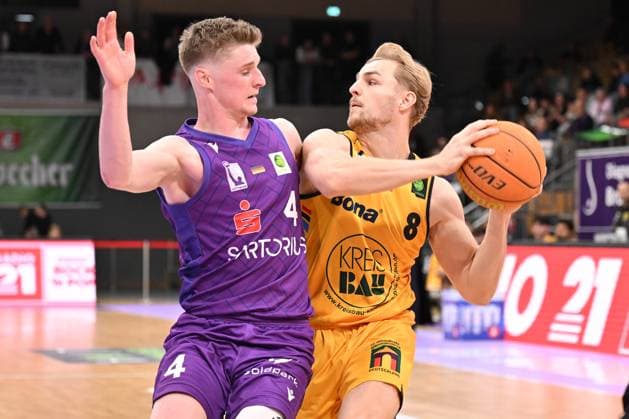 BG Göttingen Kirchheim Knights Lucas Mayer 8, KIR and Daniel Kirchner 4, GOT in the BARMER 2 Basketball Bundesliga ProA match between BG Göttingen and Kirchheim Knights at Sparkassen Arena, 18 10 2025, Göttingen, Germany Photo Swen Pförtner Göttingen Lower Saxony Germany