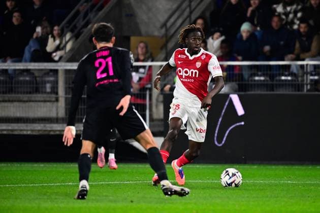 FOOTBALL : Angers vs Monaco - Ligue 1 - 18 10 2025 Mamadou Coulibaly ( 28 - Monaco ) and Jordan LEFORT ( 21 - Angers ) during the Ligue 1 match between Angers SCO and AS Monaco at Stade Raymond Kopa on October 18, 2025 in Angers, France. ( Photo by Federico Pestellini PsnewZ ) - AngersFrance  Copyright: xFedericoxPestellinix