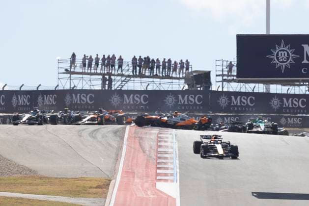 Formula 1 MSC Cruises United States Grand Prix 2025 Alexis Perrin OVERTAKE MAXPPP - Austin 18 10 2025 Race start crash Turn 1 both McLaren F1 Team drivers, 81 PIASTRI Oscar (aus), McLaren F1 Team, portrait, 04 NORRIS Lando (gbr), McLaren F1 Team, portrait at the Formula 1 MSC Cruises United States Grand Prix 2025, the 19th round of the 2025 FIA Formula 1 World Championship, WM, Weltmeisterschaft at the Circuit of The Americas in Austin, Texas, United States, from October 16 to 19, 2025 Austin Circuit of The Americas United States Copyright: xOVERTAKE MAXPPPxAlexisxPerrinx OVT202510185152 OVT202510185152