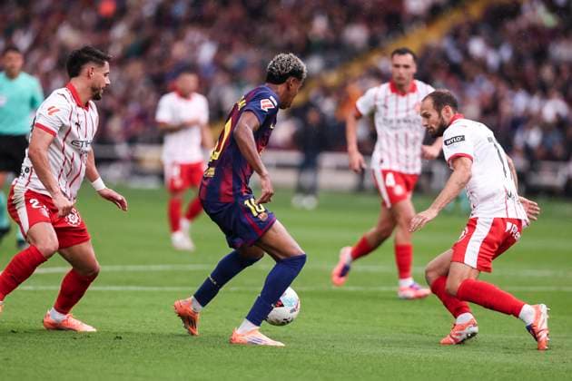 October 18, 2025, Barcelona, Barcelona, SPAIN: Lamine Yamal of FC Barcelona, Barca in action during the Spanish league, La Liga EA Sports, football match played between FC Barcelona and Girona FC at Estadi Olimpic Lluis Companys on October 18, 2025 in Barcelona, Spain. Barcelona SPAIN - ZUMAa181 20251018_zaa_a181_143 Copyright: xJavierxBorregox