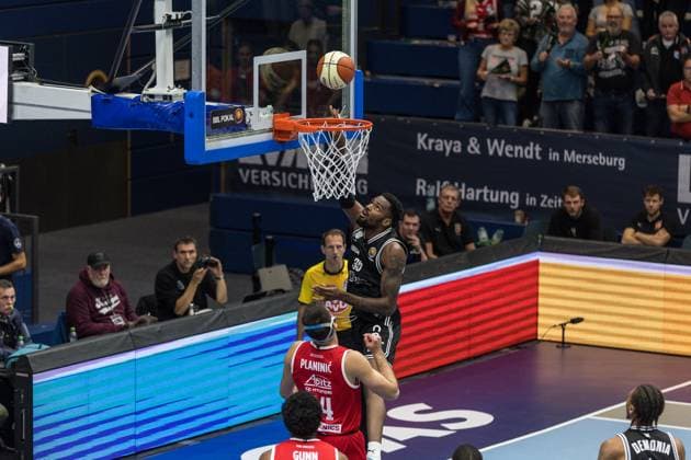 GER, Basketball Bundesliga Pokal, Round of 16, Syntainics MBC BMA365 Bamberg Baskets 18 10 2025, Stadthalle, Weißenfels, GER, Basketball Bundesliga Pokal, Round of 16, Syntainics MBC BMA365 Bamberg Baskets Ejiofor Onu BMA365 Bamberg Baskets, 35 Â Photo Alexander Trienitz Weißenfels Stadthalle Sachsen Anhalt Germany