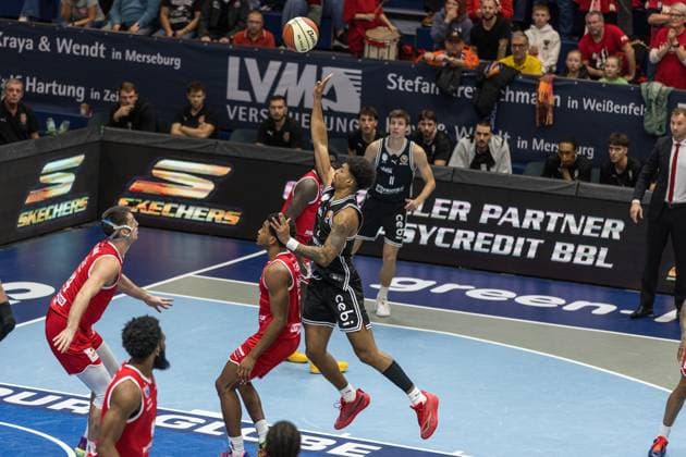 GER, Basketball Bundesliga Pokal, Round of 16, Syntainics MBC BMA365 Bamberg Baskets 18 10 2025, Stadthalle, Weißenfels, GER, Basketball Bundesliga Pokal, Round of 16, Syntainics MBC BMA365 Bamberg Baskets Ibi Watson BMA365 Bamberg Baskets, 2 Â Photo Alexander Trienitz Weißenfels Stadthalle Sachsen Anhalt Germany