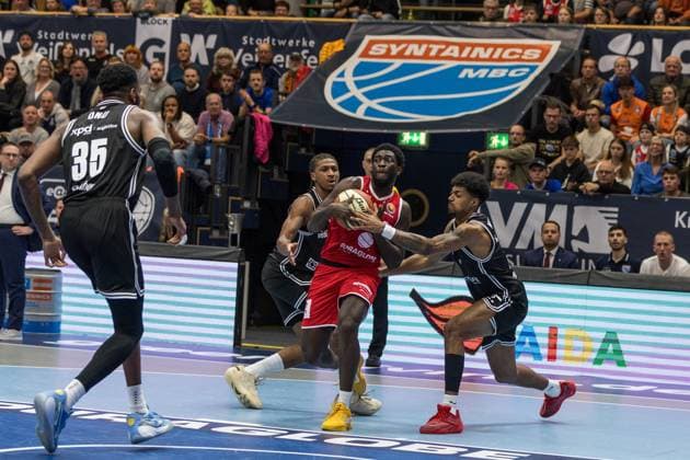 GER, Basketball Bundesliga Pokal, Round of 16, Syntainics MBC BMA365 Bamberg Baskets 18 10 2025, Stadthalle, Weißenfels, GER, Basketball Bundesliga Pokal, Round of 16, Syntainics MBC BMA365 Bamberg Baskets Khyri Thomas Syntainics MBC, 0 Â Photo Alexander Trienitz Weißenfels Stadthalle Sachsen Anhalt Germany