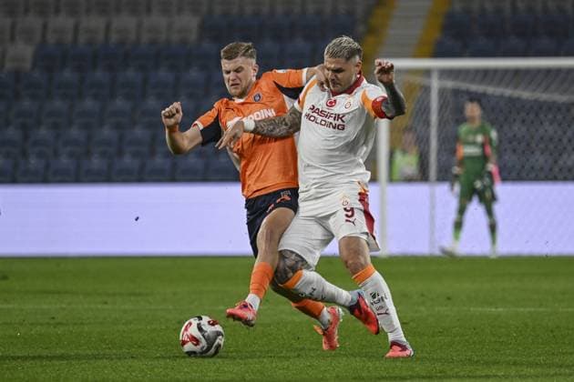 RAMS Basaksehir v Galatasaray - Turkish Super Lig ISTANBUL, TURKIYE - OCTOBER 18: Mauro Icardi of Galatasaray in action during Turkish Super Lig week 9 football match between RAMS Basaksehir and Galatasaray at Basaksehir Fatih Terim Stadium in Istanbul, Turkiye on October 18, 2025. Murat Sengül Anadolu Istanbul Turkey. Editorial use only. Please get in touch for any other usage.  Copyright: x2025xAnadoluxMuratxÅžengülx