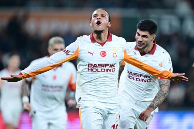 RAMS Basaksehir v Galatasaray - Turkish Super Lig ISTANBUL, TURKIYE - OCTOBER 18: Leroy Sane of Galatasaray celebrates after scoring a goal during the Turkish Super Lig week 9 football match between RAMS Basaksehir and Galatasaray at Basaksehir Fatih Terim Stadium in Istanbul, Turkiye on October 18, 2025. Abdulhamid Hosbas Anadolu Istanbul Turkey. Editorial use only. Please get in touch for any other usage.  Copyright: x2025xAnadoluxAbdulhamidxHosbasx