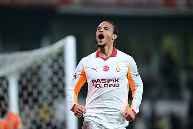 RAMS Basaksehir v Galatasaray - Turkish Super Lig ISTANBUL, TURKIYE - OCTOBER 18: Leroy Sane of Galatasaray celebrates after scoring a goal during the Turkish Super Lig week 9 football match between RAMS Basaksehir and Galatasaray at Basaksehir Fatih Terim Stadium in Istanbul, Turkiye on October 18, 2025. Abdulhamid Hosbas Anadolu Istanbul Turkey. Editorial use only. Please get in touch for any other usage.  Copyright: x2025xAnadoluxAbdulhamidxHosbasx