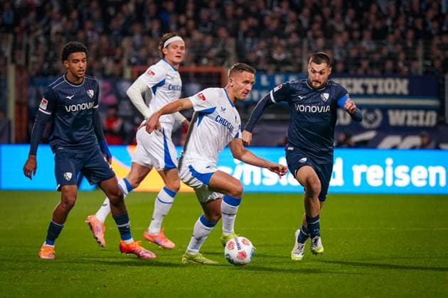 Germany Football 2 Bundesliga 2025 26, 9 Matchday VfL Bochum vs Hertha BSC Berlin Vonovia Ruhrstadion Bochum Paul Seguin Hertha BSC, 30 and Erhan MaÅ¡oviÄ‡ Masovic VfL Bochum, 4 Bochum North Rhine-Westphalia Germany Copyright: xJOERANxSTEINSIEKx