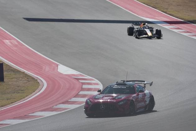 FORMULA 1 MSC CRUISES UNITED STATES GRAND PRIX 2025 18 10 2025, Circuit of The Americas, Austin, FORMULA 1 MSC CRUISES UNITED STATES GRAND PRIX 2025 , pictured Safety Car, Max Verstappen NLD , Oracle Red Bull Racing nordphotoxGmbHx xBratic nph00250