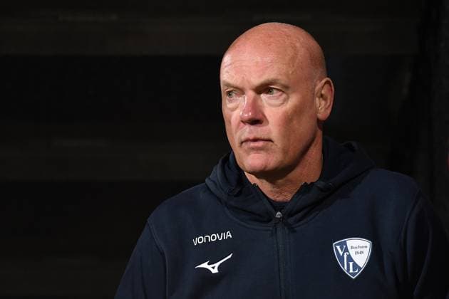 Trainer Uwe Rösler (VfL Bochum) schaut waehrend des Spiels der 2. Bundesliga zwischen VfL Bochum und Hertha BSC, Vonovia Ruhrstadion am 18. October 2025 in Bochum, Deutschland. (Foto von Ralf Treese DeFodi Images) +++ Trainer Uwe Rösler (VfL Bochum) looks on during the 2. Bundesliga match between VfL Bochum and Hertha BSC at Vonovia Ruhrstadion on October 18, 2025 in Bochum, Germany. (Photo by Ralf Treese DeFodi Images) (Photo by Ralf Treese DeFodi Images) Coach Uwe Rösler VfL Bochum looks on during the 2 Bundesliga match between VfL Bochum and Hertha BSC at Vonovia Ruhrstadion on October 18, 2025 in Bochum, Germany, Germany Photo by Ralf Treese DeFodi Images Trainer Uwe Rösler VfL Bochum looks on during the 2 Bundesliga match between VfL Bochum and Hertha BSC at Vonovia Ruhrstadion on October 18, 2025 in Bochum, Germany Photo by Ralf Treese DeFodi Images Photo by Ralf Treese DeFodi Images