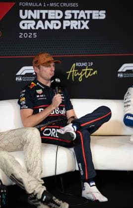 October 18, 2025, Austin, Texas, USA : 1 MAX VERSTAPPEN Oracle Red Bull Racing fielding questions on the sprint race Austin USA - ZUMAm147 20251018_zap_m147_016 Copyright: xHossxMcBainx