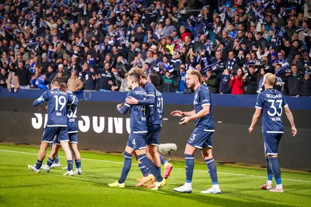 Germany Soccer 2 Bundesliga 2025 26, 9 Matchday VfL Bochum vs Hertha BSC Berlin Vonovia Ruhrstadion Bochum Goal and goal celebration for 1 0 through an own goal by MichaÅ Karbownik Michal Karbownik Hertha BSC, 33 after a cross by Gerrit Holtmann VfL Bochum, 17 Joy, emotions, jubilation Bochum North Rhine-Westphalia Germany Copyright: xJOERANxSTEINSIEKx