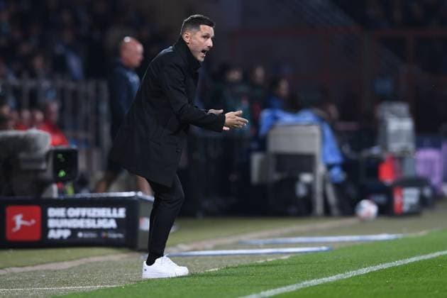 Soccer 2 Bundesliga 9 Matchday VfL Bochum Hertha BSC Berlin on 18 10 2025 at Vonovia Ruhrstadion in Bochum Stefan Leitl Coach Head Coach Berlin DFL regulations prohibit any use of photographs as image sequences and or quasi video xRx