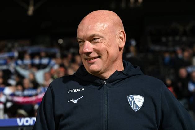 Trainer Uwe Rösler (VfL Bochum) laechelt waehrend des Spiels der 2. Bundesliga zwischen VfL Bochum und Hertha BSC, Vonovia Ruhrstadion am 18. October 2025 in Bochum, Deutschland. (Foto von Ralf Treese DeFodi Images) +++ Trainer Uwe Rösler (VfL Bochum) smiles during the 2. Bundesliga match between VfL Bochum and Hertha BSC at Vonovia Ruhrstadion on October 18, 2025 in Bochum, Germany. (Photo by Ralf Treese DeFodi Images) (Photo by Ralf Treese DeFodi Images) Coach Uwe Rösler VfL Bochum smiles during the 2 Bundesliga match between VfL Bochum and Hertha BSC at Vonovia Ruhrstadion on October 18, 2025 in Bochum, Germany, Germany Photo by Ralf Treese DeFodi Images Coach Uwe Rösler VfL Bochum smiles during the 2 Bundesliga match between VfL Bochum and Hertha BSC at Vonovia Ruhrstadion on October 18, 2025 in Bochum, Germany Photo by Ralf Treese DeFodi Images Photo by Ralf Treese DeFodi Images
