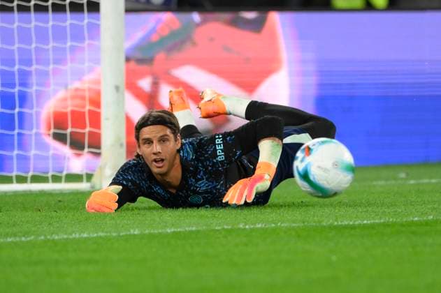 Inter Milan s goalkeeper Yann Sommer during the Serie A Enilive soccer match between AS Roma and Inter FC Internazionale at the Rome s Olympic stadium, Italy - Saturday, October 18, 2025. - Soccer.  Copyright: xFabrizioxCorradetti LaPressex