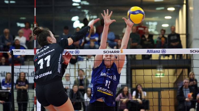 BAU 18 10 2025 Stuttgart Volleyball Allianz MTV Stuttgart vs Ladies in Black Aachen, f l Tsvetelina Iliieva Aachen , Pauline Martin Stuttgart