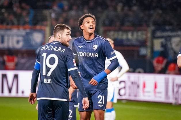 Germany Soccer 2 Bundesliga 2025 26, 9 Matchday VfL Bochum vs Hertha BSC Berlin Vonovia Ruhrstadion Bochum Goal and goal celebration to 2 0 by Francis Onyeka VfL Bochum, 21 Joy, emotions, jubilation Bochum North Rhine-Westphalia Germany Copyright: xJOERANxSTEINSIEKx