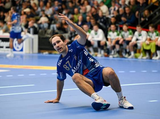 18 10 2025, xpsx, Handball 2 Bundesliga, TV Grosswallstadt HC Oppenweiler Backnang v l Maxim Schalles Grosswallstadt Elsenfeld Bayern Germany DEU