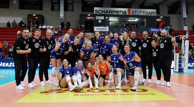 BAU 18 10 2025 Stuttgart Volleyball Allianz MTV Stuttgart vs Ladies in Black Aachen, Stuttgart celebrates victory