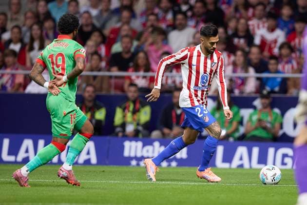 Nicolas Gonzalez (Atletico de Madrid) and Valentin Rosier (CA Osasuna) battle for the ball during the LaLiga EA Sports match between AtlÃ tico Madrid v CA Osasuna at Riyahd Air Metropolitano on October 18, 2025 in Madrid, Spain. (Photo by Manu Reino DeFodi Images) Nicolas Gonzalez Atletico de Madrid and Valentin Rosier CA Osasuna battle for the ball during the LaLiga EA Sports match between AtlÃ tico Madrid v CA Osasuna at Riyahd Air Metropolitano on October 18, 2025 in Madrid, Spain Photo by Manu Reino DeFodi Images
