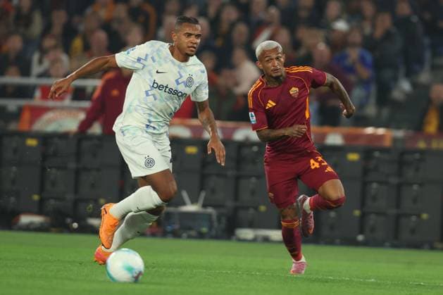 Football: Serie A Enilive 2025-2026 match SS AS Roma and FC Internazionale Rome, Italy October 18, 2025: Manuel Akanji of F.C. Inter , Wesley Franca of Roma seen in action during the Serie A Enilive 2025-2026 football match between AS Roma and F.C. Internazionale of Milan at Olympic Stadium. rome olympic stadium italy italy Copyright: xmarcoxiacobucci