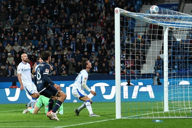 Soccer 2 Bundesliga 9 Matchday VfL Bochum Hertha BSC Berlin on 18 10 2025 at Vonovia Ruhrstadion in Bochum Goal to 1 0 by an own goal by Michal Karbownik Berlin DFL regulations prohibit any use of photographs as image sequences and or quasi video xRx