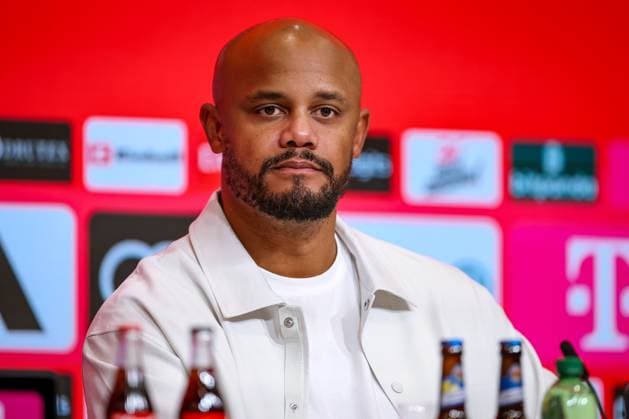 18 10 2025, Football, FC Bayern Munich Borussia Dortmund, 1 Soccer Bundesliga, Matchday 7, Allianz Arena, Season 2025 2026 The press conference with the coaches after the match Head coach Vincent Kompany FC Bayern Muenchen hc DFB regulations prohibit any use of photographs as image sequences and or quasi video Bayern Germany