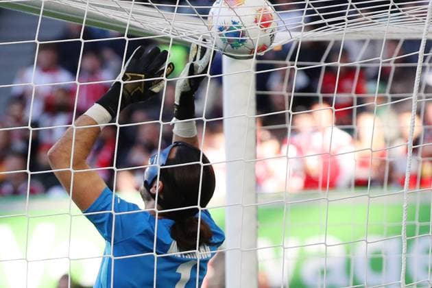 VfL vs Stuttgart, 1 BL Wolfsburg, 18 10 2025, FOOTBALL VfL Wolfsburg vs VfB Stuttgart, 1 BL, Season 2025 26 Goalkeeper Kamil Grabara VfL Wolfsburg Wolfsburg