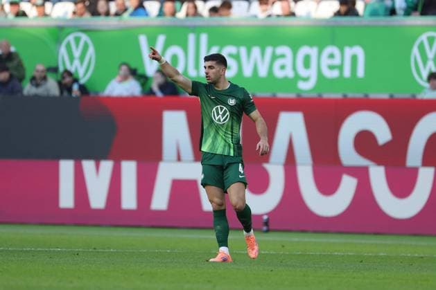 VfL vs Stuttgart, 1 BL Wolfsburg, 18 10 2025, FOOTBALL VfL Wolfsburg vs VfB Stuttgart, 1 BL, Season 2025 26 Konstantinos Koulierakis VfL Wolfsburg Wolfsburg