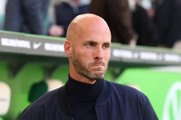 VfL vs Stuttgart, 1 BL Wolfsburg, 18 10 2025, FOOTBALL VfL Wolfsburg vs VfB Stuttgart, 1 BL, Season 2025 26 Head coach Paul Simonis VfL Wolfsburg Wolfsburg