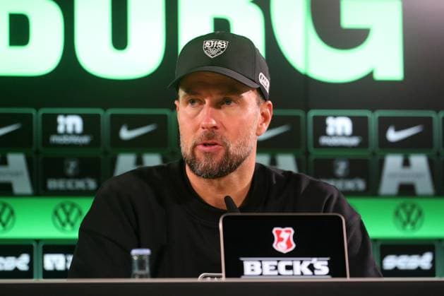 VfL vs Stuttgart, 1 BL Wolfsburg, 18 10 2025, FOOTBALL VfL Wolfsburg vs VfB Stuttgart, 1 BL, season 2025 26 Head coach Sebastian Hoeneß VfB Stuttgart during the press conference Wolfsburg