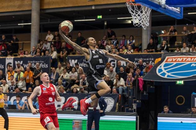 GER, Basketball Bundesliga Pokal, Round of 16, Syntainics MBC BMA365 Bamberg Baskets 18 10 2025, Stadthalle, Weißenfels, GER, Basketball Bundesliga Pokal, Round of 16, Syntainics MBC BMA365 Bamberg Baskets Austin Crowley BMA365 Bamberg Baskets, 85 Â Photo Alexander Trienitz Weißenfels Stadthalle Sachsen Anhalt Germany